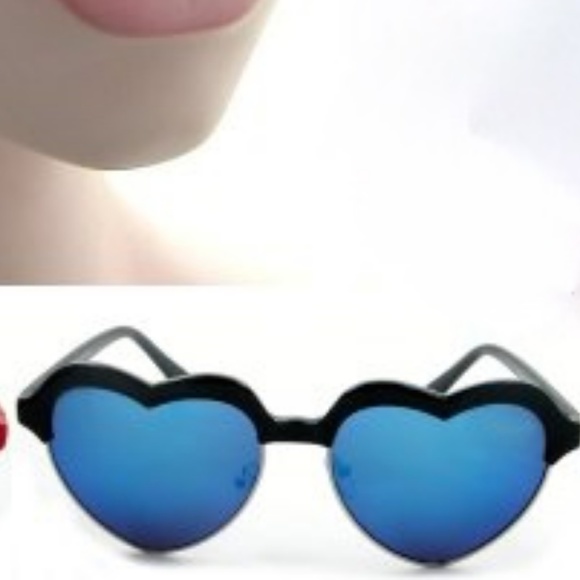 Kiss Accessories - HALFF RAME HEART MIRROR LENS SUNGLASSES BLACK NEW Kiss Accessories - HALFF RAME HEART MIRROR LENS SUNGLASSES BLACK NEW